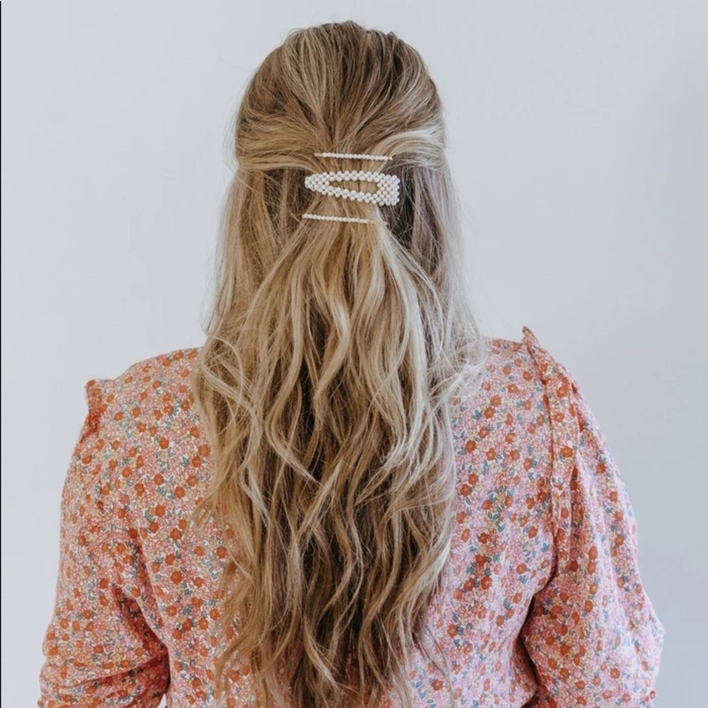 NWT! - DEW | Lover of Pearl Barrette Set - Picture 6 of 10